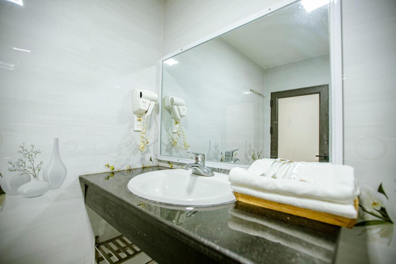 Quynh Trang Hotel Thuy Nguyen Kültér fotó